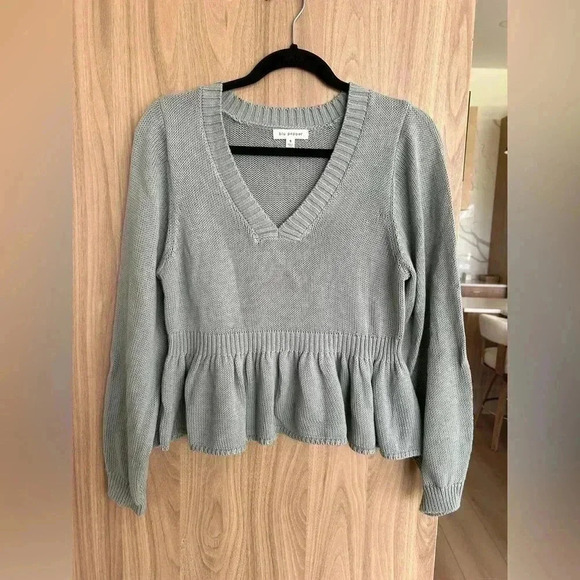 BLU PEPPER Ribbed Waist Sweater Top in Green Sage Small V Neck like new - Picture 1 of 10